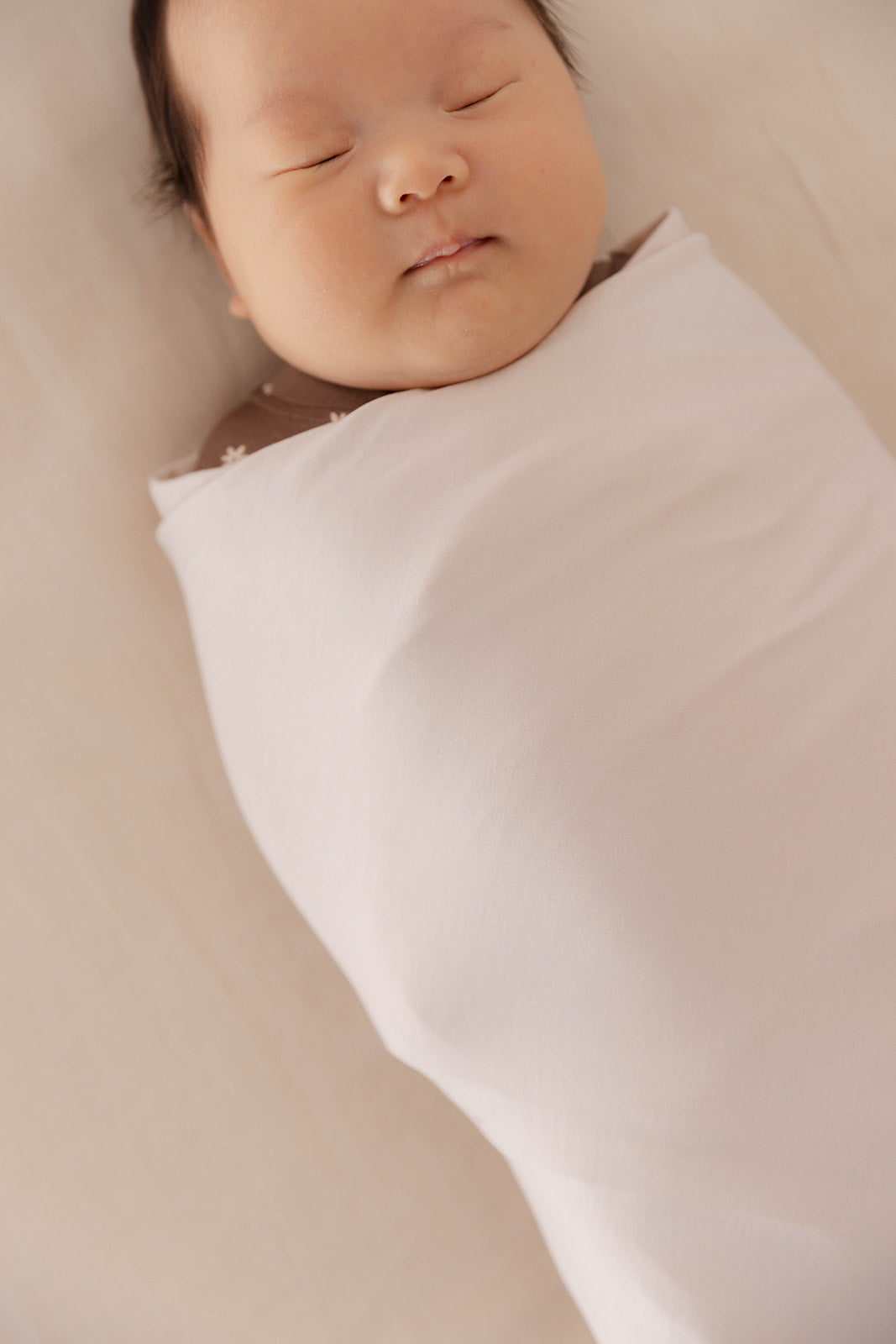 Dove - CloudBlend™ Swaddle - HoneyBug