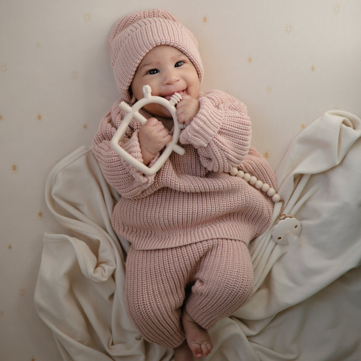 No-Drop Sensory Teether - Blush - HoneyBug