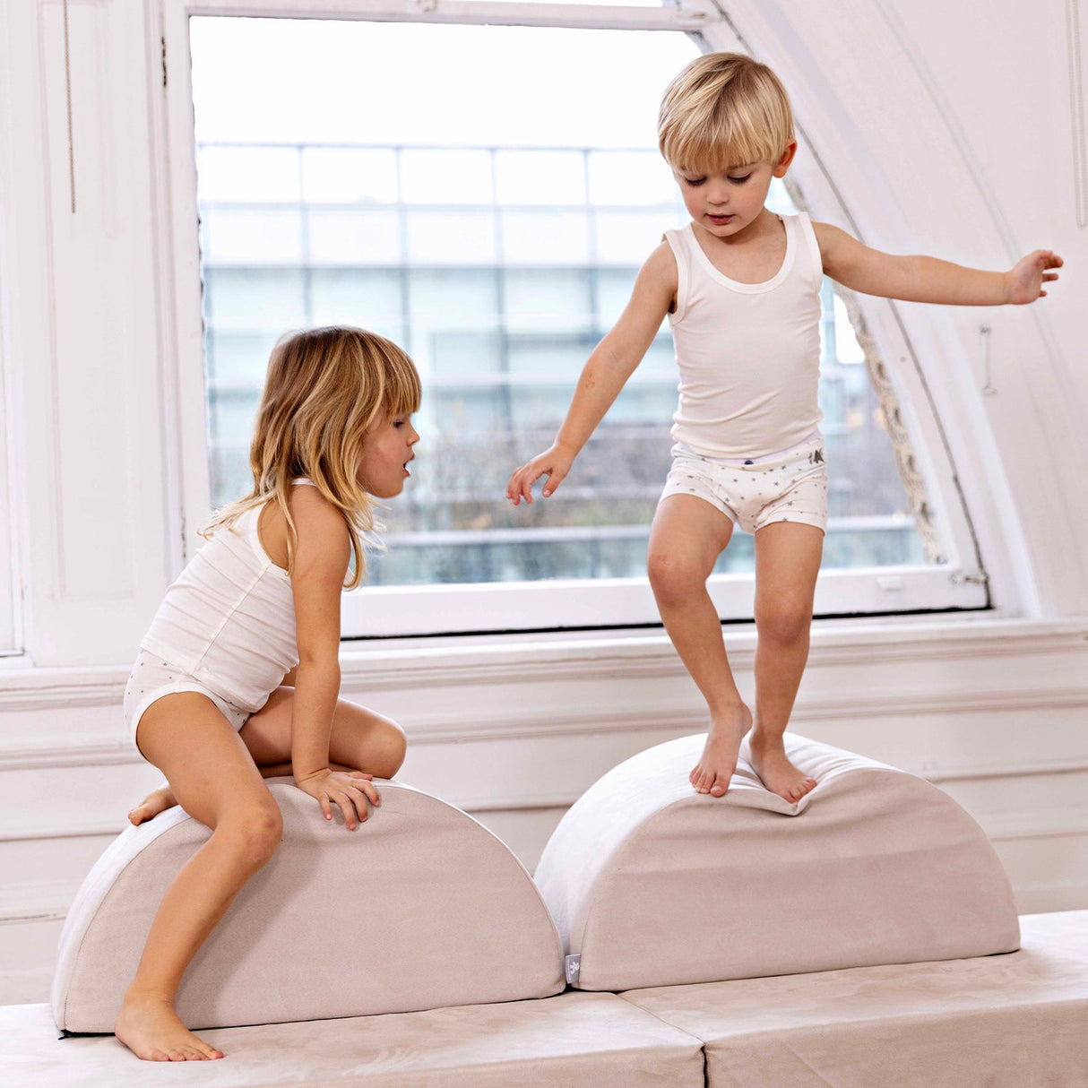 Button Collection, Boy (3 Tanks) - HoneyBug