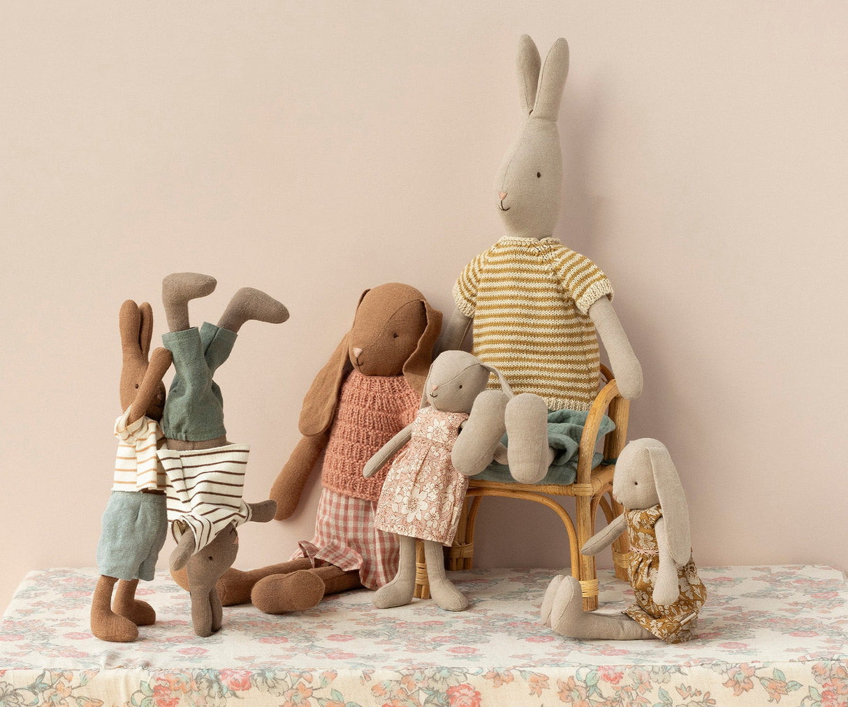 Rabbit Size 3 - Classic - Knitted Shirt and Pants - HoneyBug