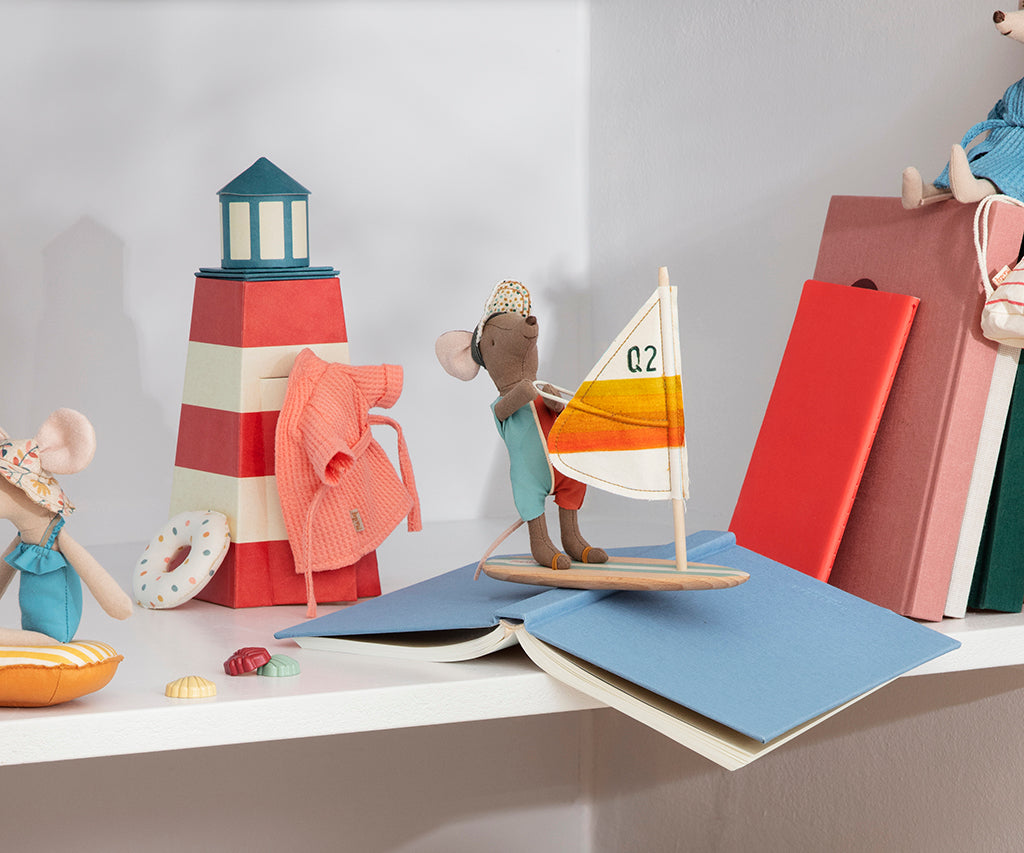 Surfer, Big Brother - HoneyBug