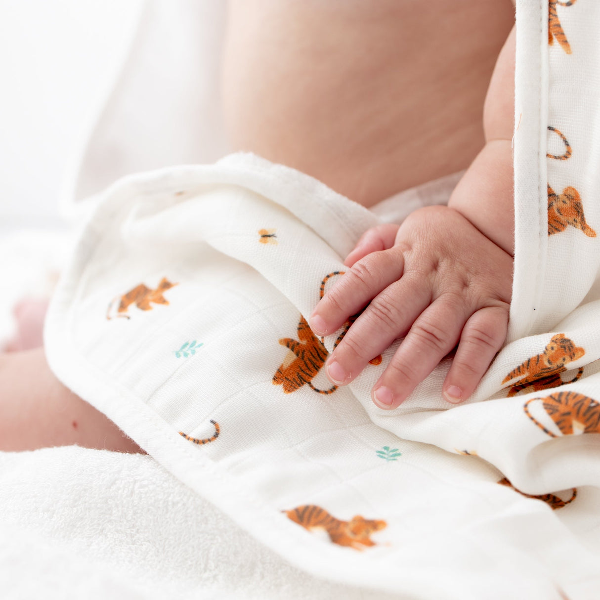 Tiger Hooded Towel Set - HoneyBug