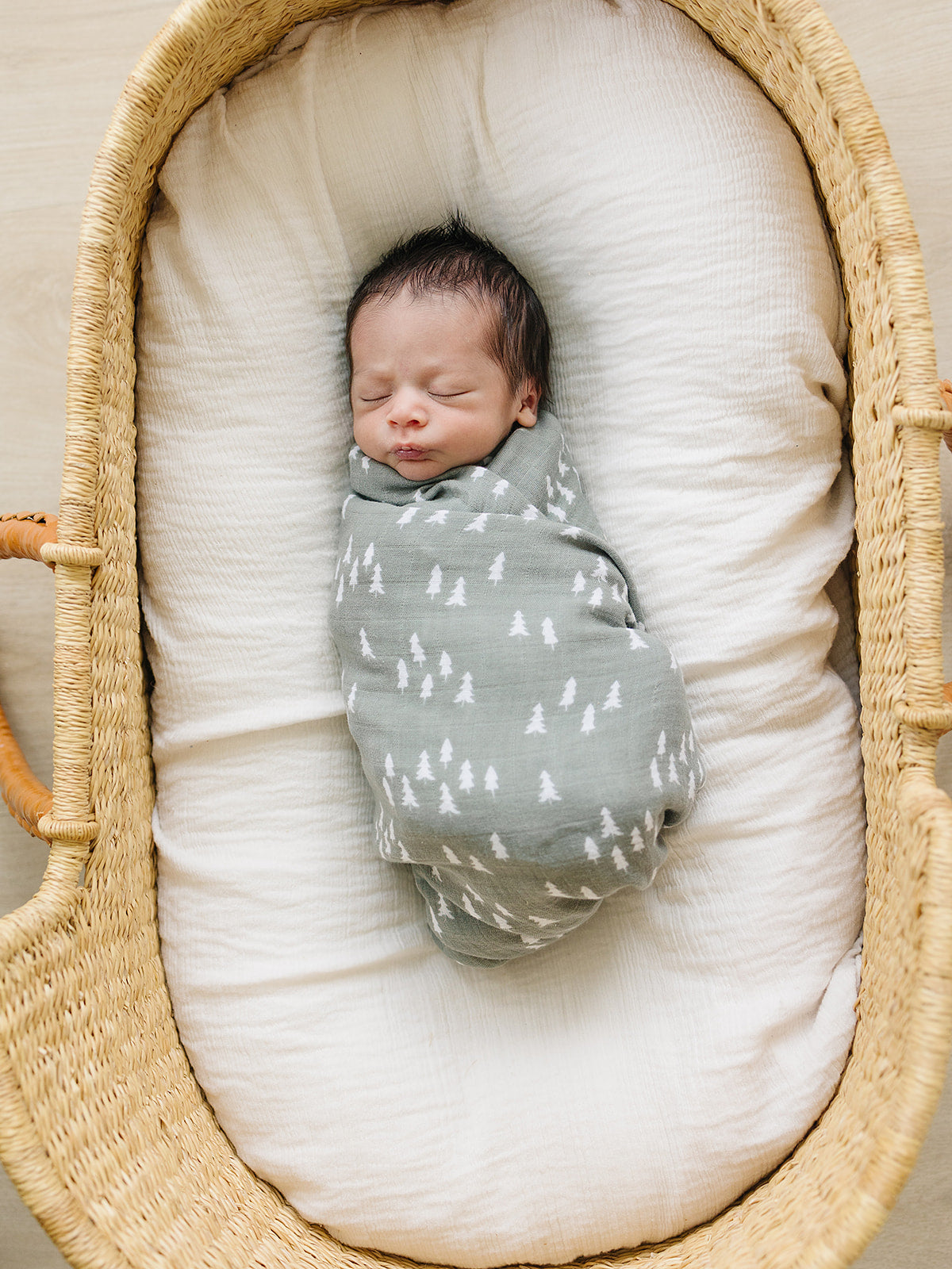Pines Muslin Swaddle Blanket - HoneyBug