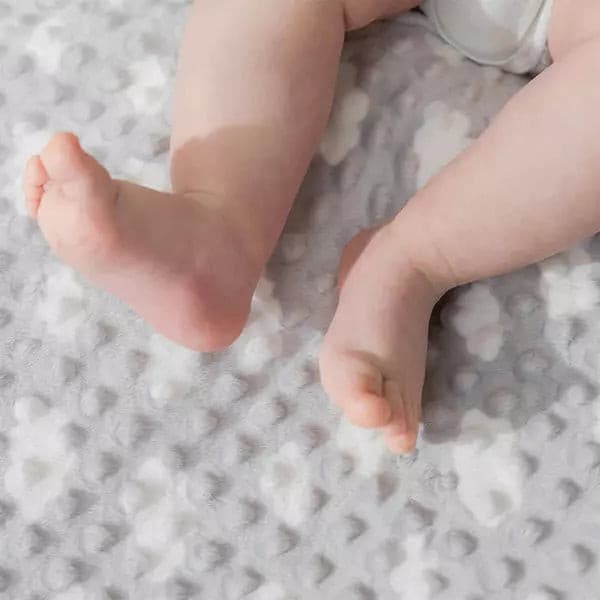 Gray Cozy Cloud Blanket - HoneyBug