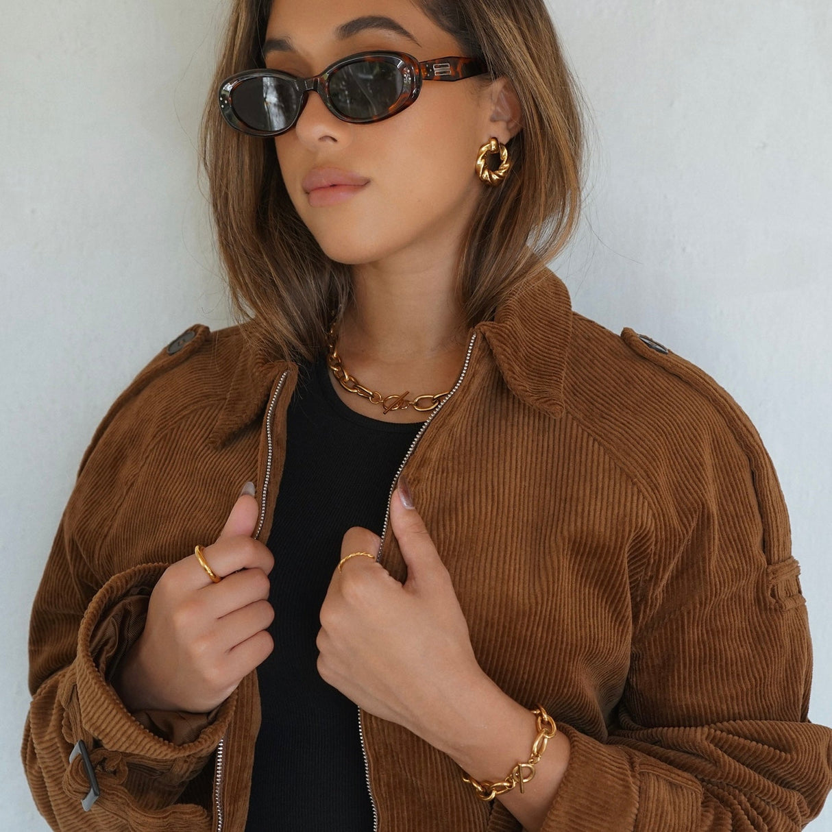 Colter Twist Knocker Earring - HoneyBug