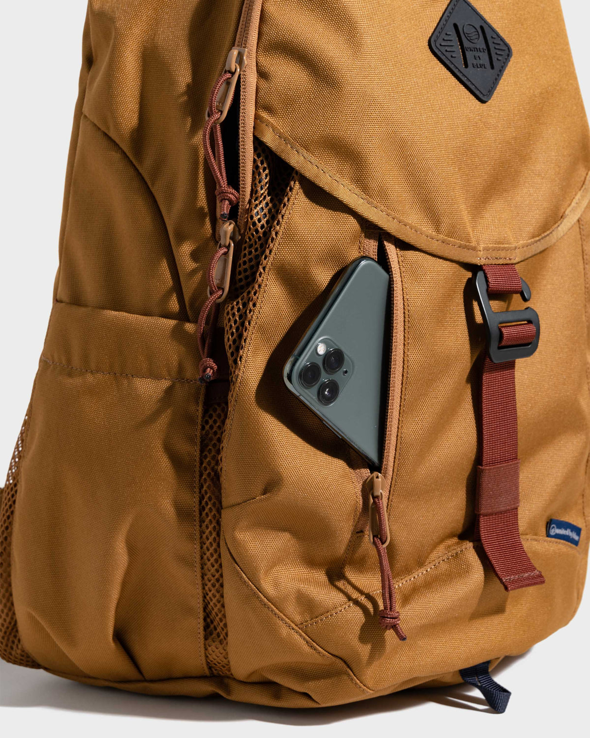 (R)evolution™ 25L Transit Pack - HoneyBug