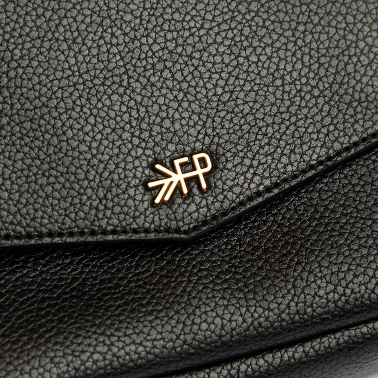 Ebony Classic Park Pack - HoneyBug