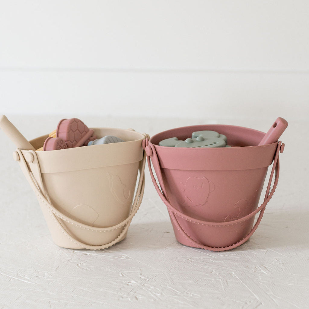 Silicone Sand bucket with toys and shovel
