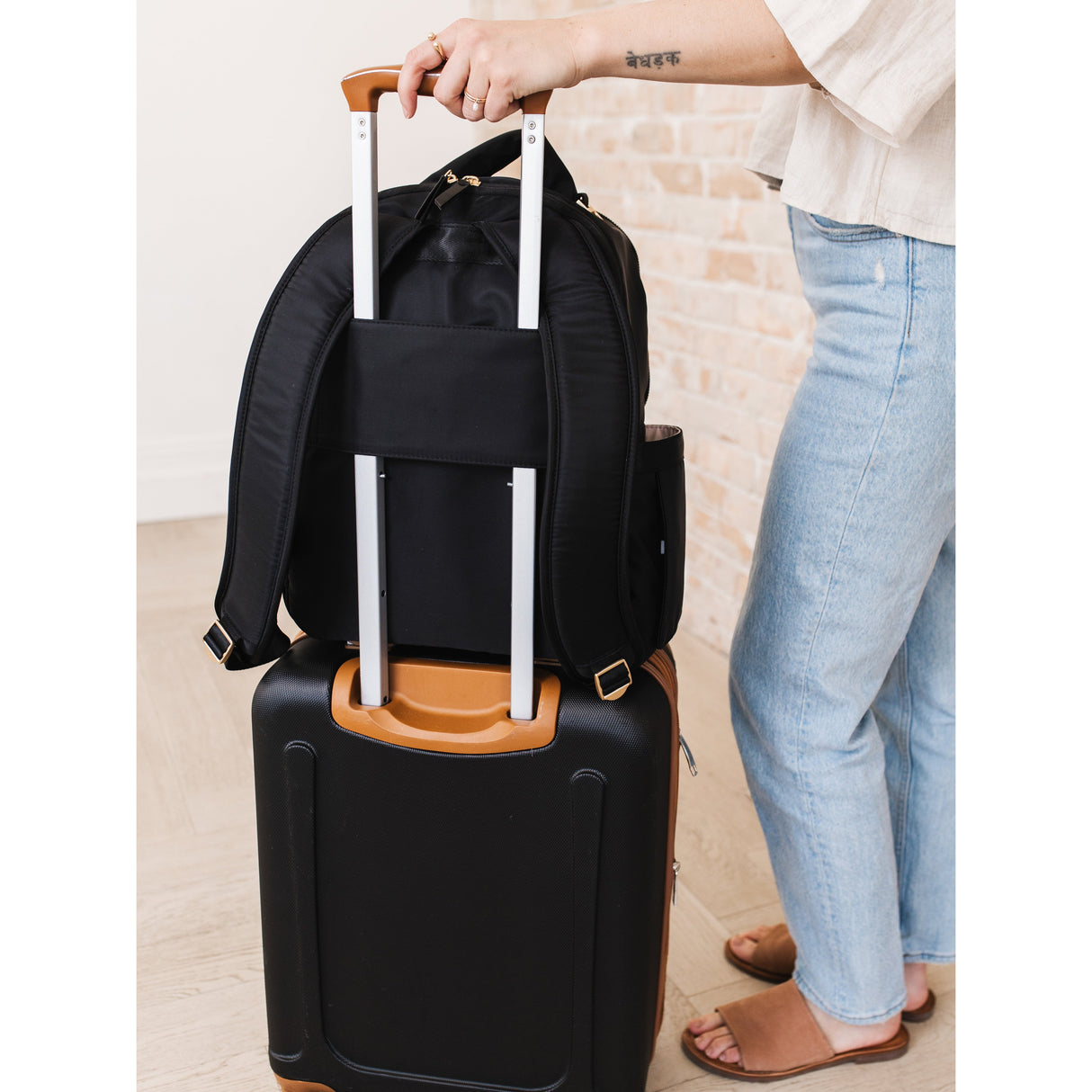 Classic Backpack Black - HoneyBug