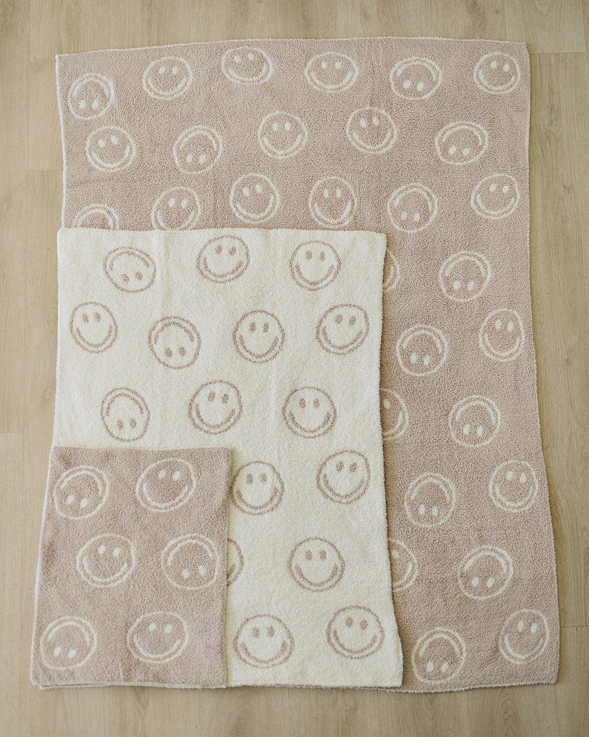 Smiley Taupe Plush Blanket - HoneyBug