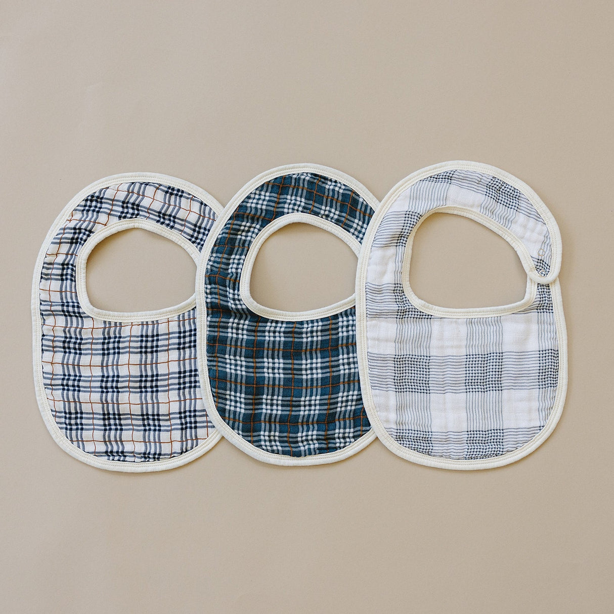 Coastal Plaid Classic Muslin Bib - HoneyBug