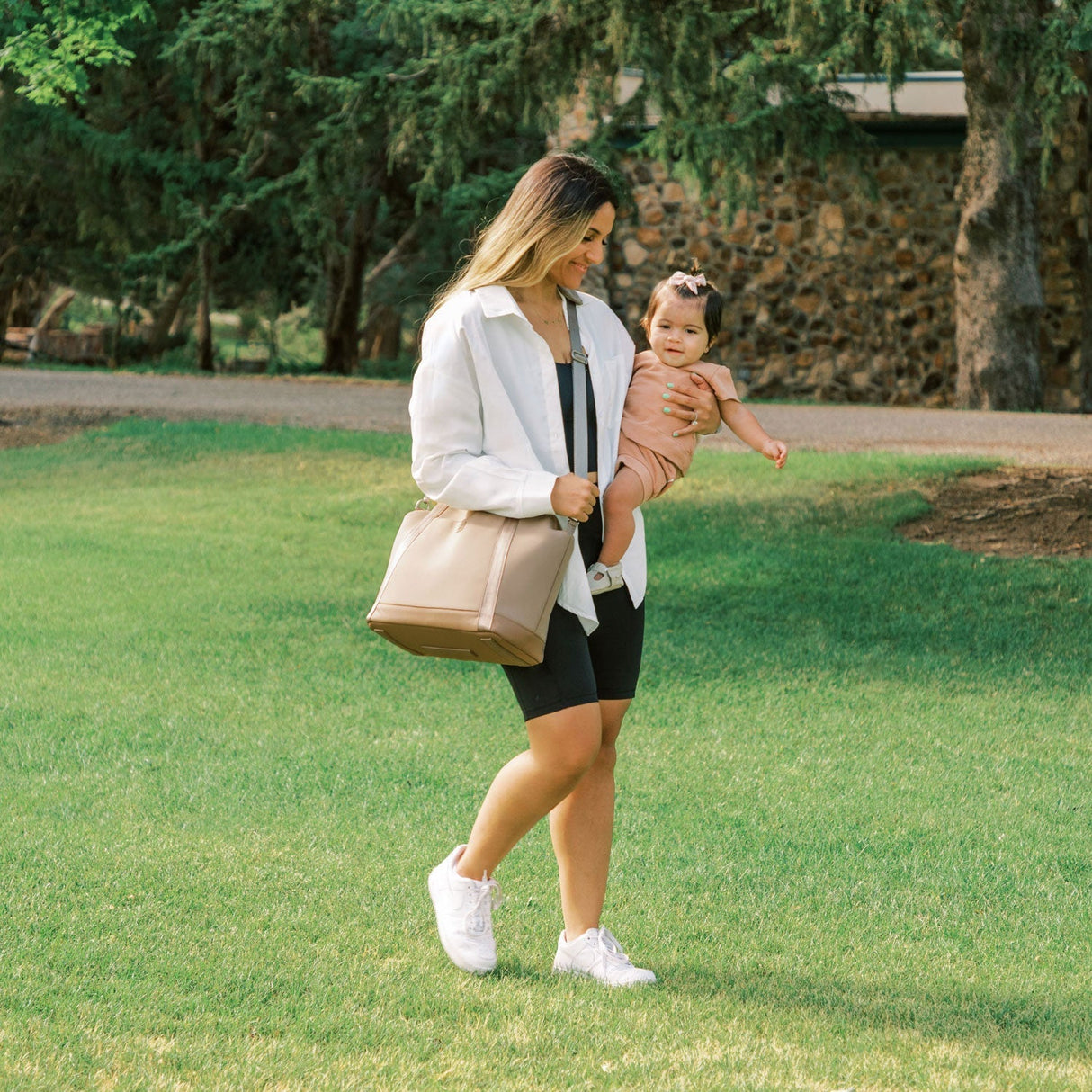 Aspen Seoul Neoprene Tote - HoneyBug