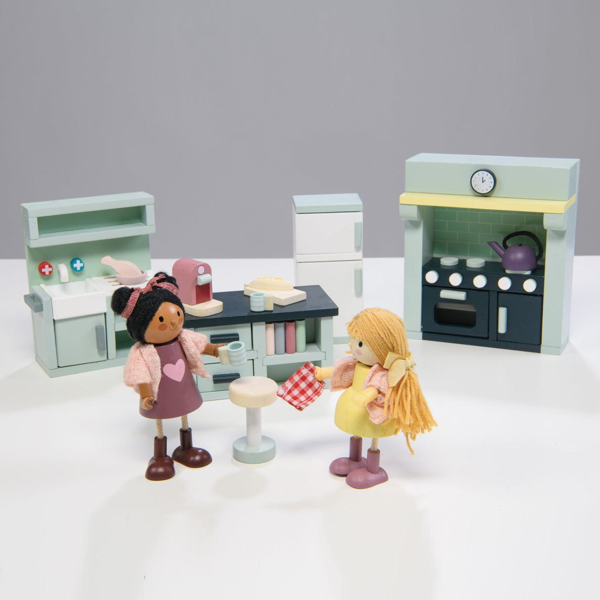 Dolls House Kitchen Furniture - HoneyBug
