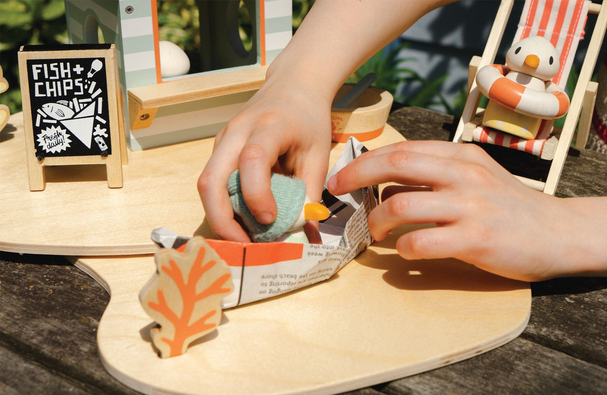 Sandy's Beach Hut - HoneyBug