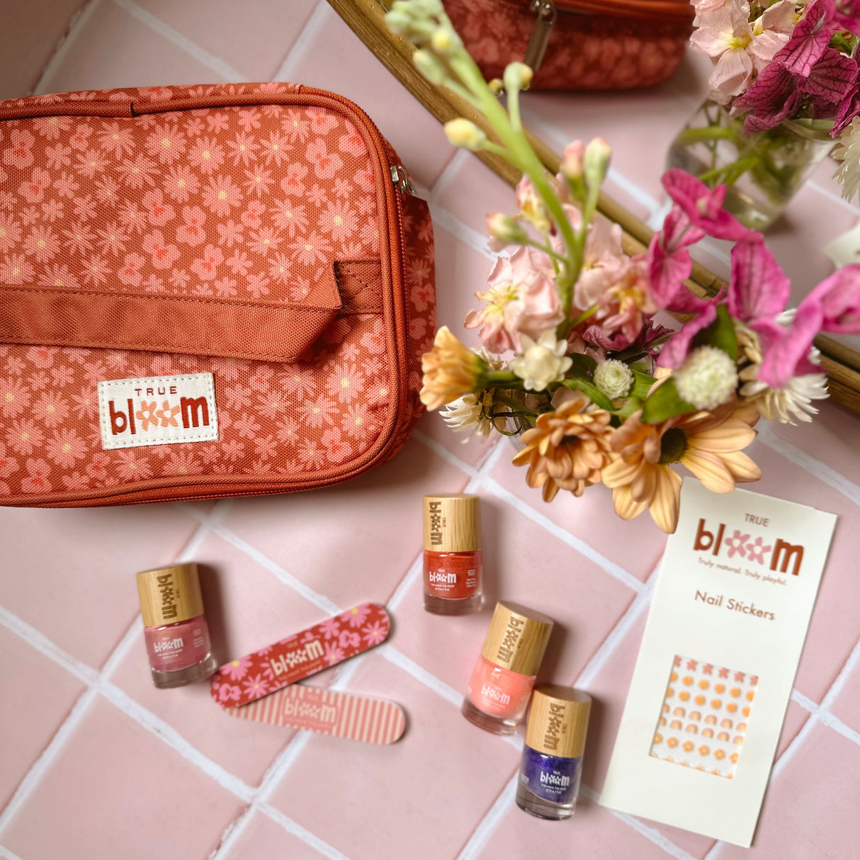 Bloom Nail Kit - HoneyBug