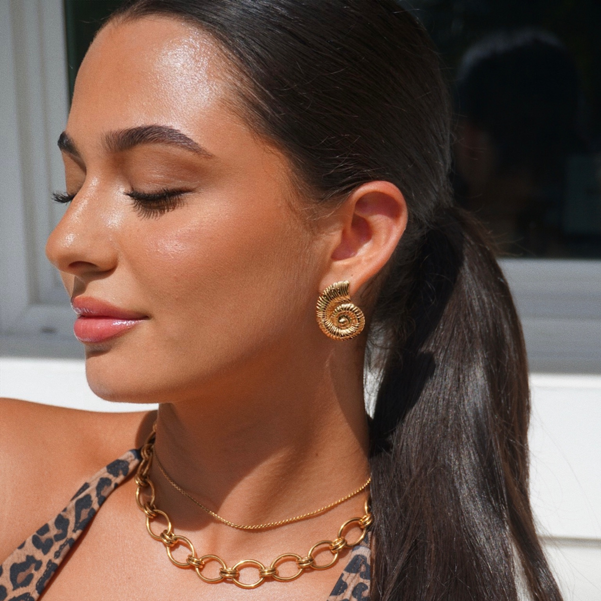 Vittoria Oversized Shell Earring - HoneyBug