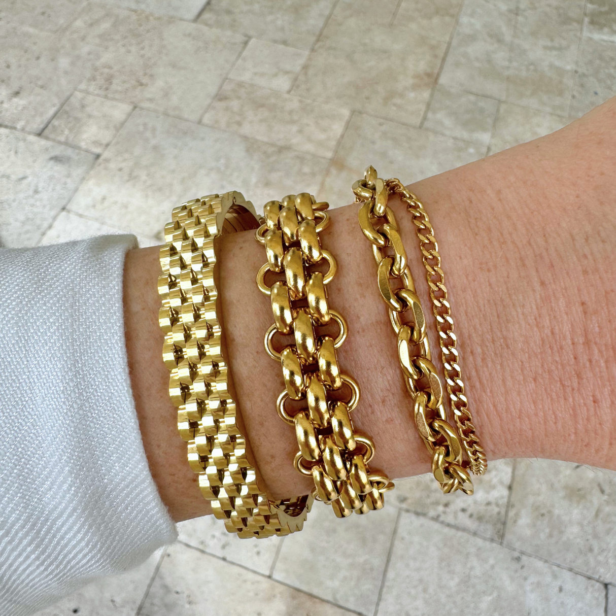 Nila Double Chain Toggle Bracelet - HoneyBug