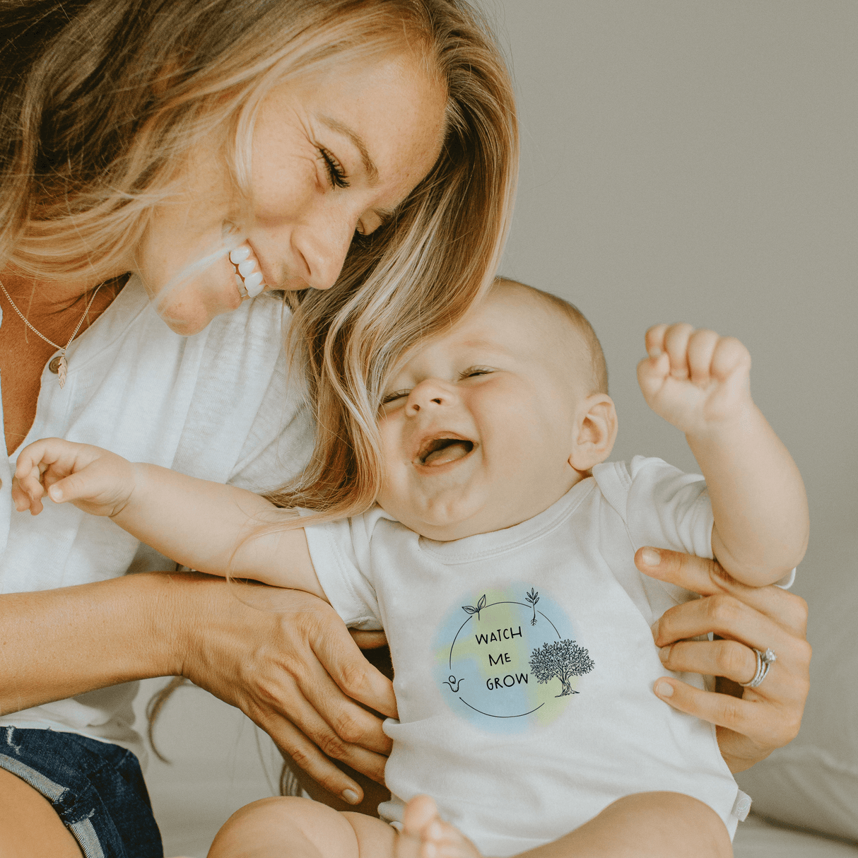 graphic bodysuit | watch me grow - HoneyBug