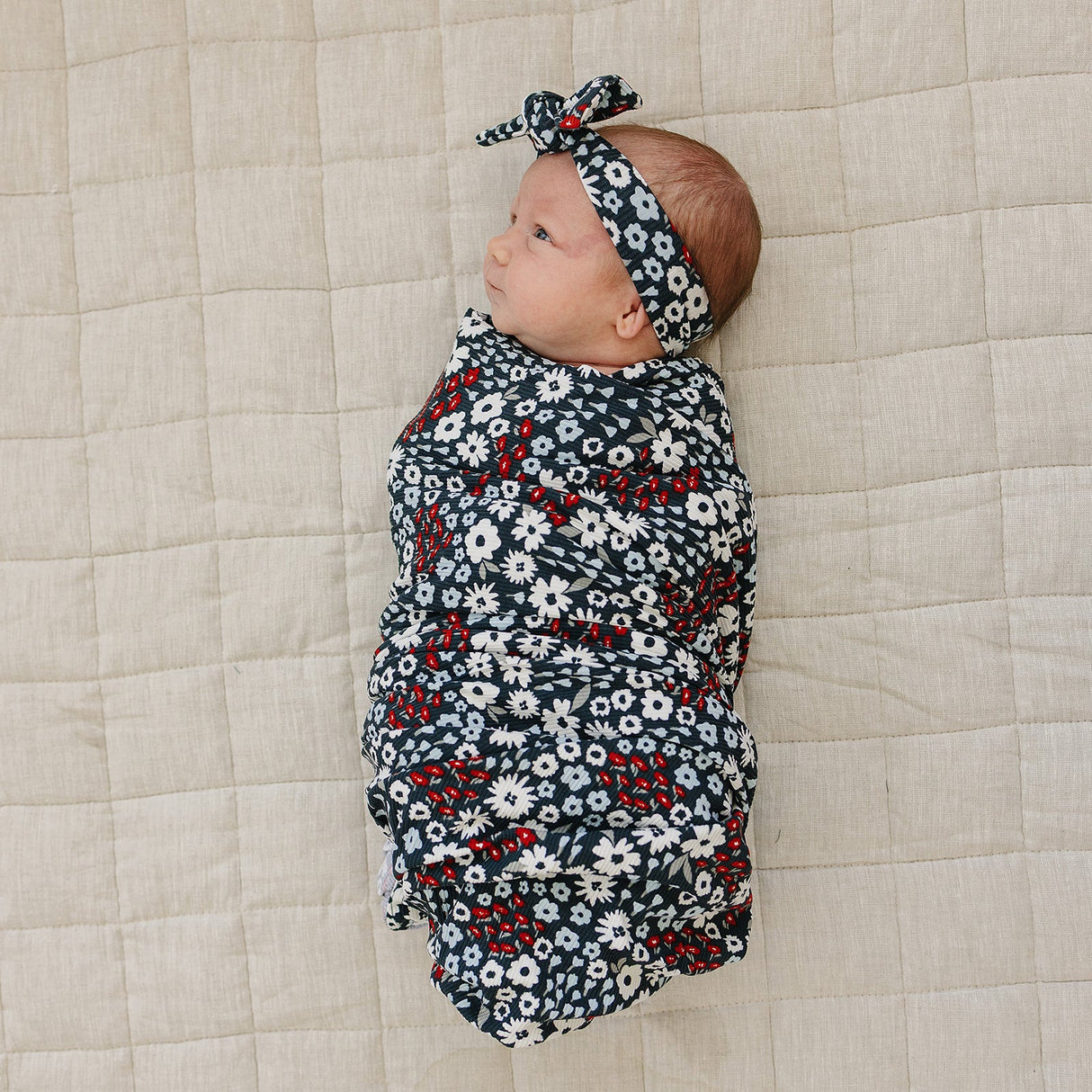 Americana Floral Ribbed Bamboo Stretch Swaddle - HoneyBug