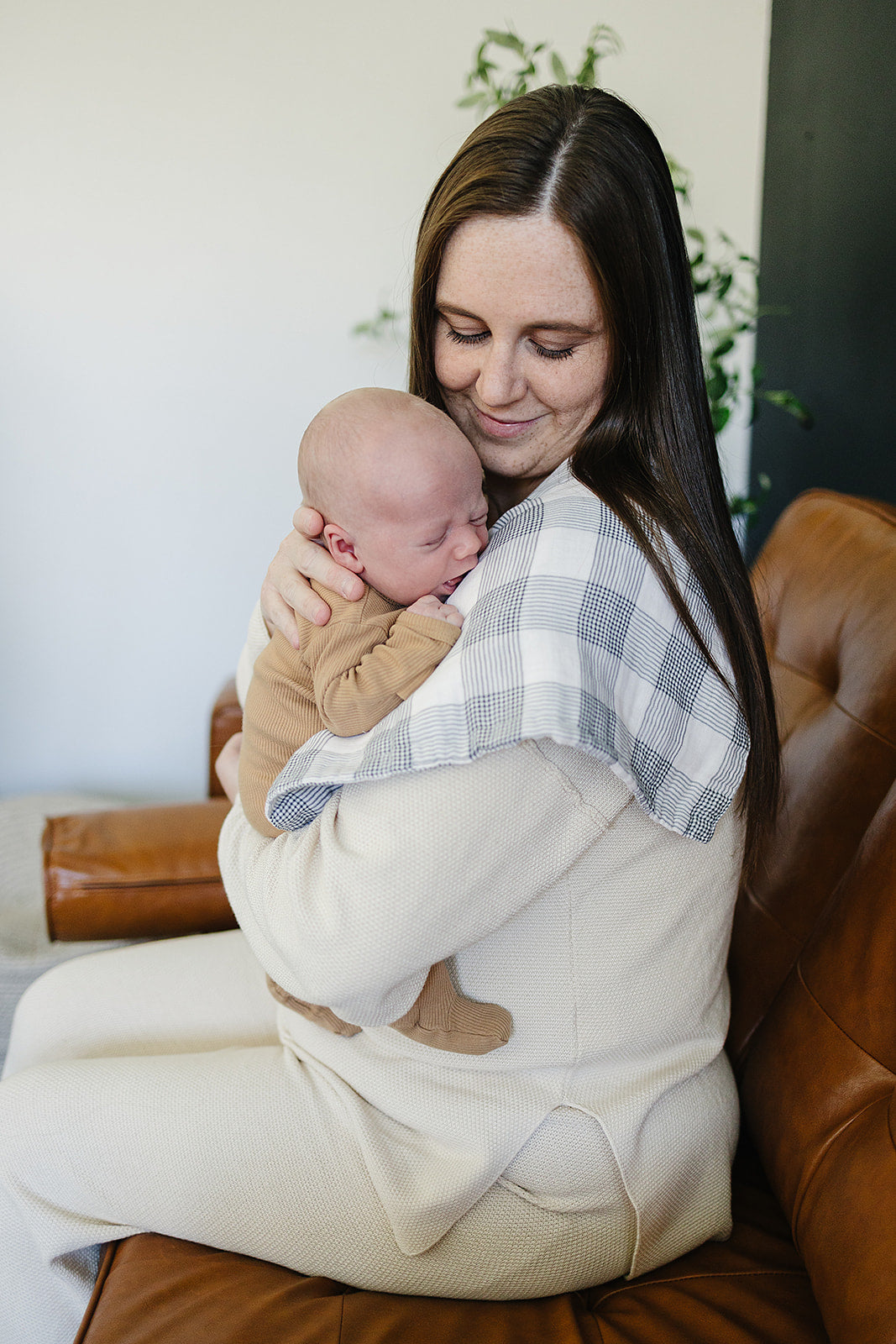 Coastal Plaid Muslin Burp Cloth - HoneyBug