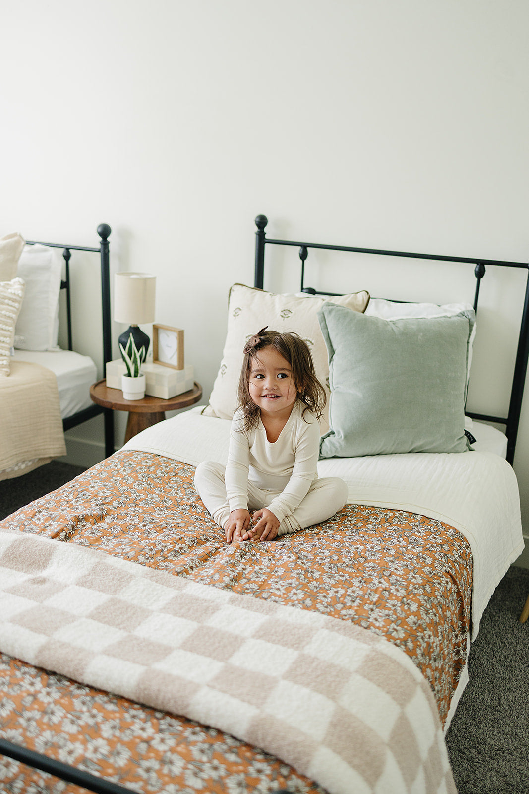 Magnolia Floral Twin Muslin Quilt - HoneyBug