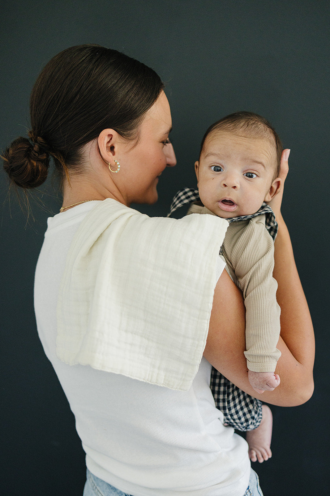 Cream Muslin Burp Cloth - HoneyBug