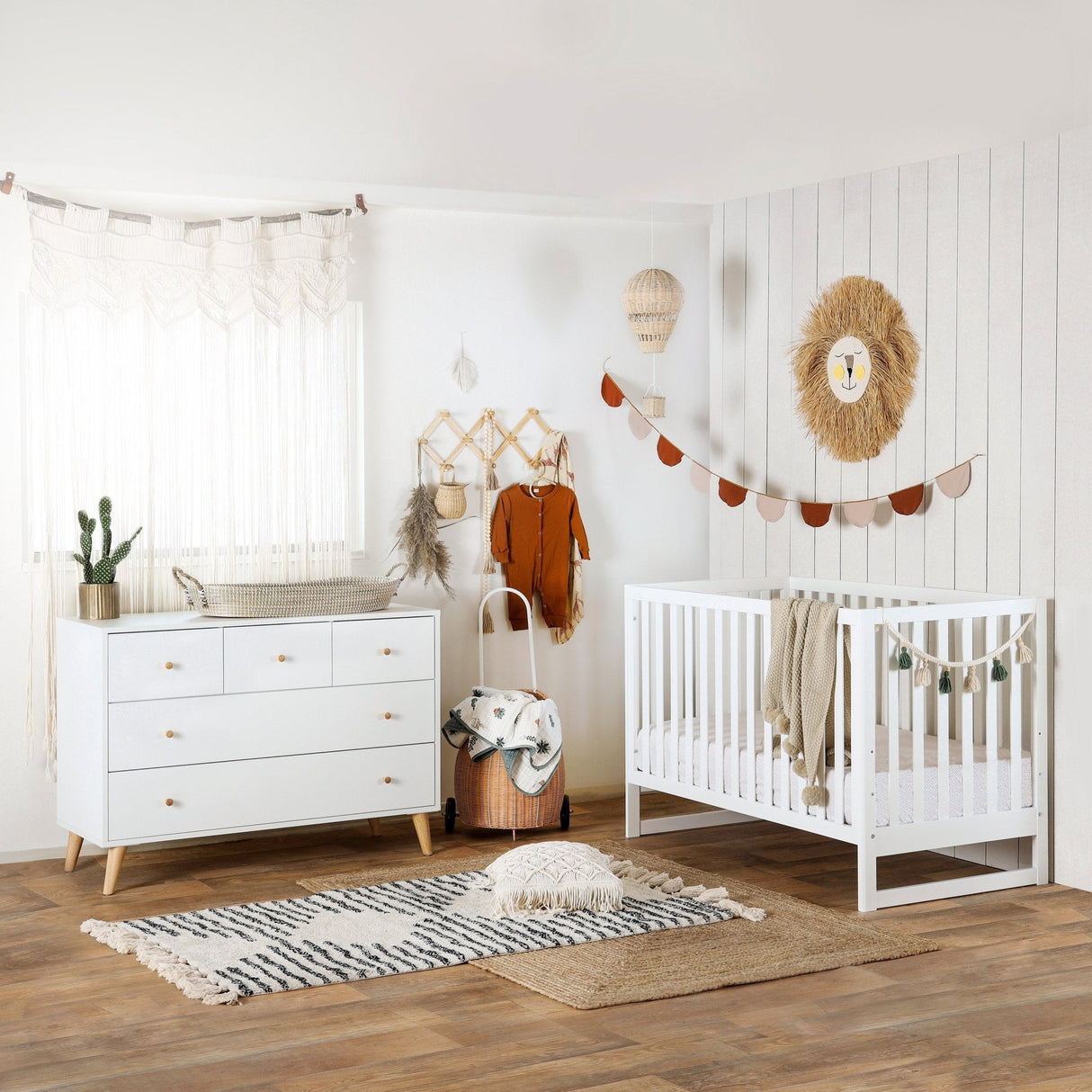 Austin 3-in-1 Convertible Crib - HoneyBug