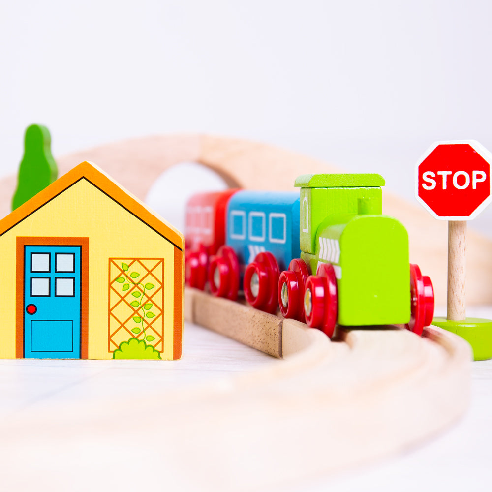 Figure of Eight Train Set - HoneyBug