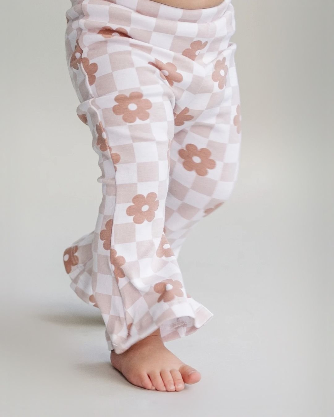 Flare Set | Latte Daisy - HoneyBug