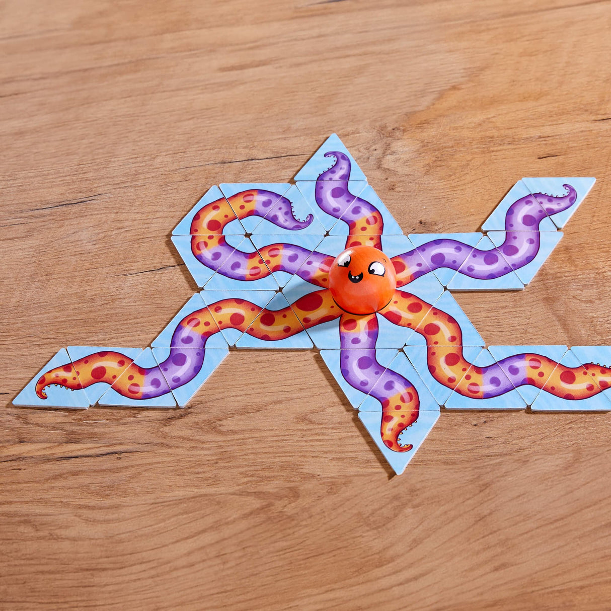 Hello Hello Kalmario! Game - HoneyBug