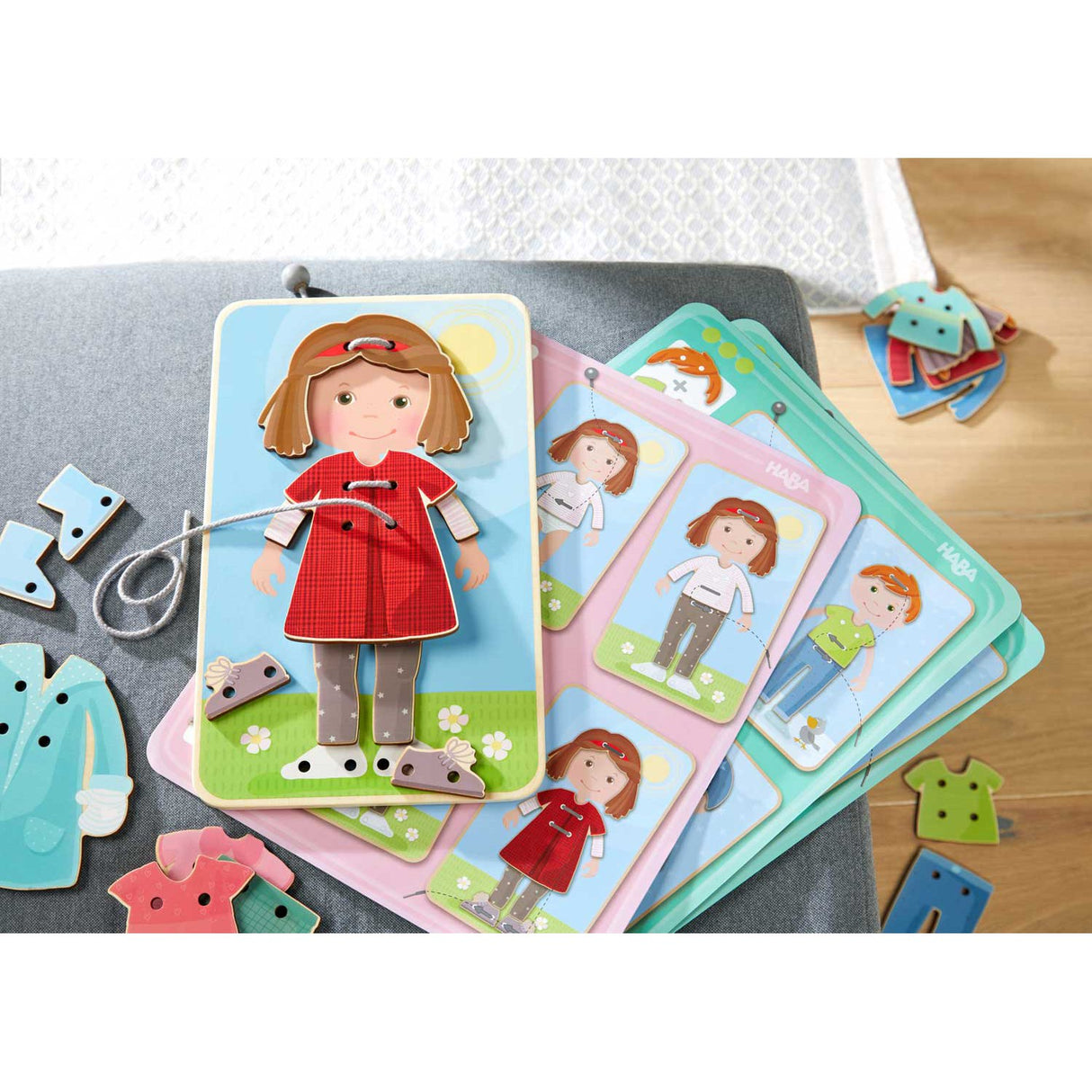 Dress Me Threading & Lacing Game - HoneyBug