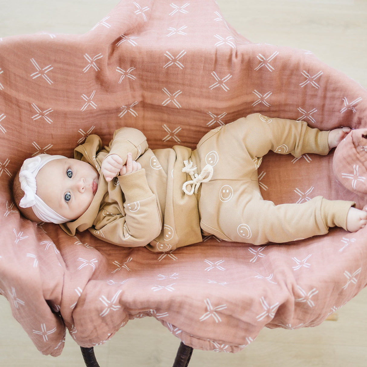 Just Peachy Muslin Quilt - HoneyBug