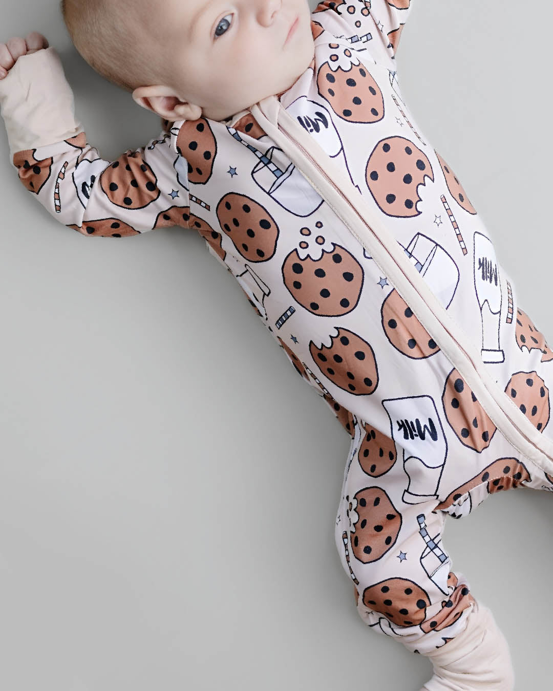 Bamboo Zip Romper | Milk & Cookies - HoneyBug