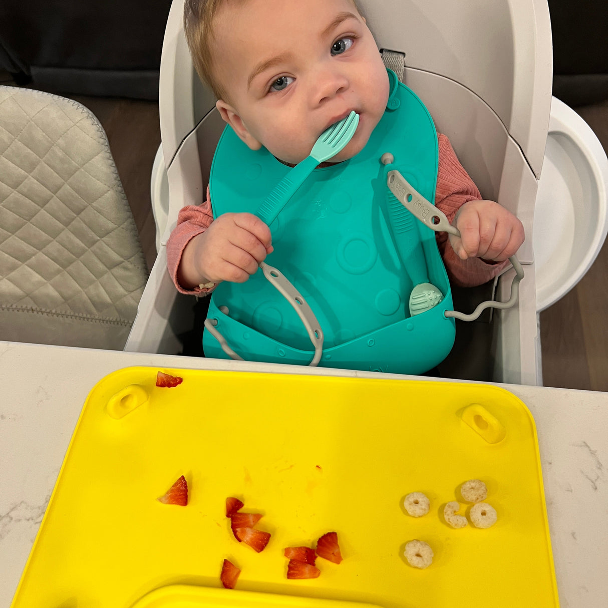 Busy Baby Bungee Bib & Utensil Set - HoneyBug