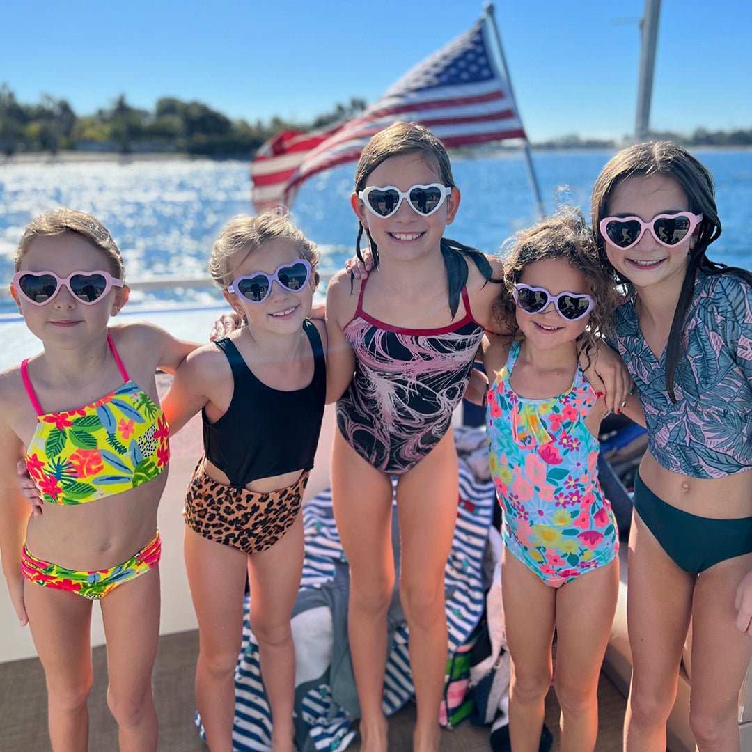 Splash Hearts | Junior - HoneyBug