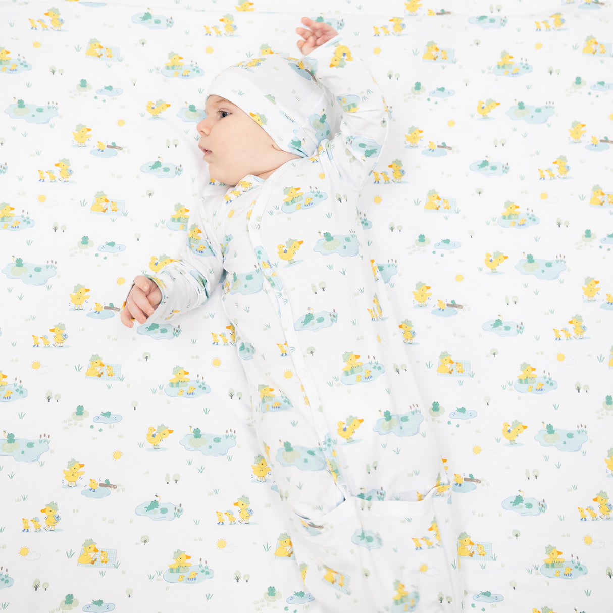 Frog and Duck Pond - Bundle Gown & Knotted Hat