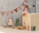 Garland - Rose - HoneyBug 