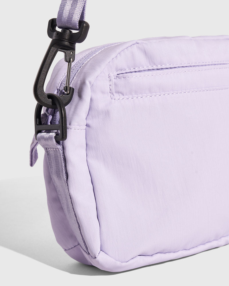 (Re)active™ 2L Convertible Crossbody - HoneyBug 