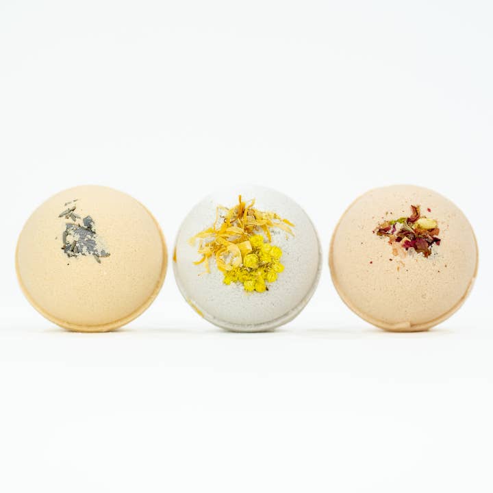 100% Botanical Bath Bomb - Daydream - HoneyBug 