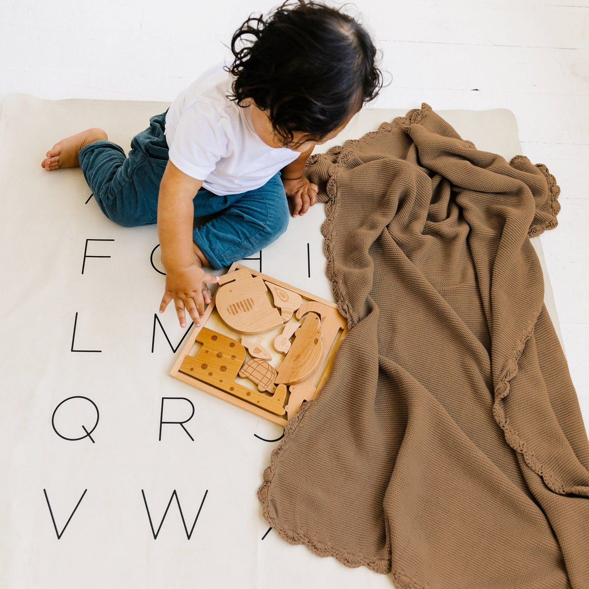 Organic Cotton Scalloped Baby Blanket - Brown - HoneyBug 