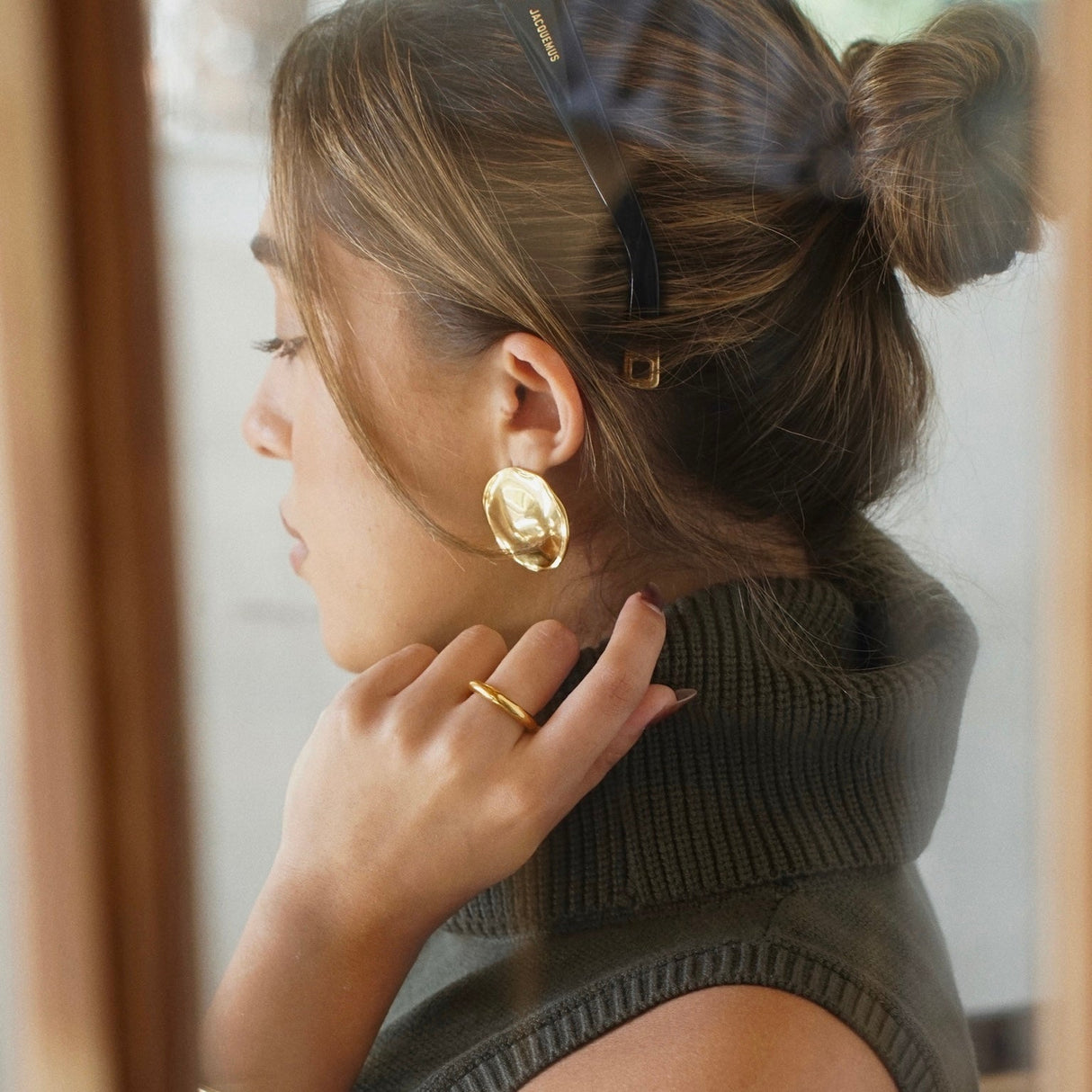 Callan Irregular Disc Earring - HoneyBug 