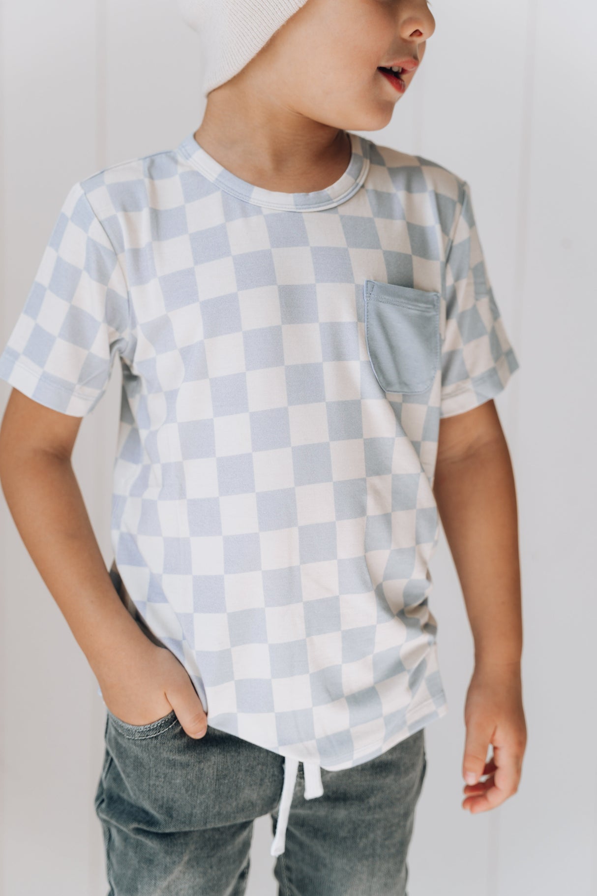 CLOUDY CHECKERS DREAM POCKET TEE