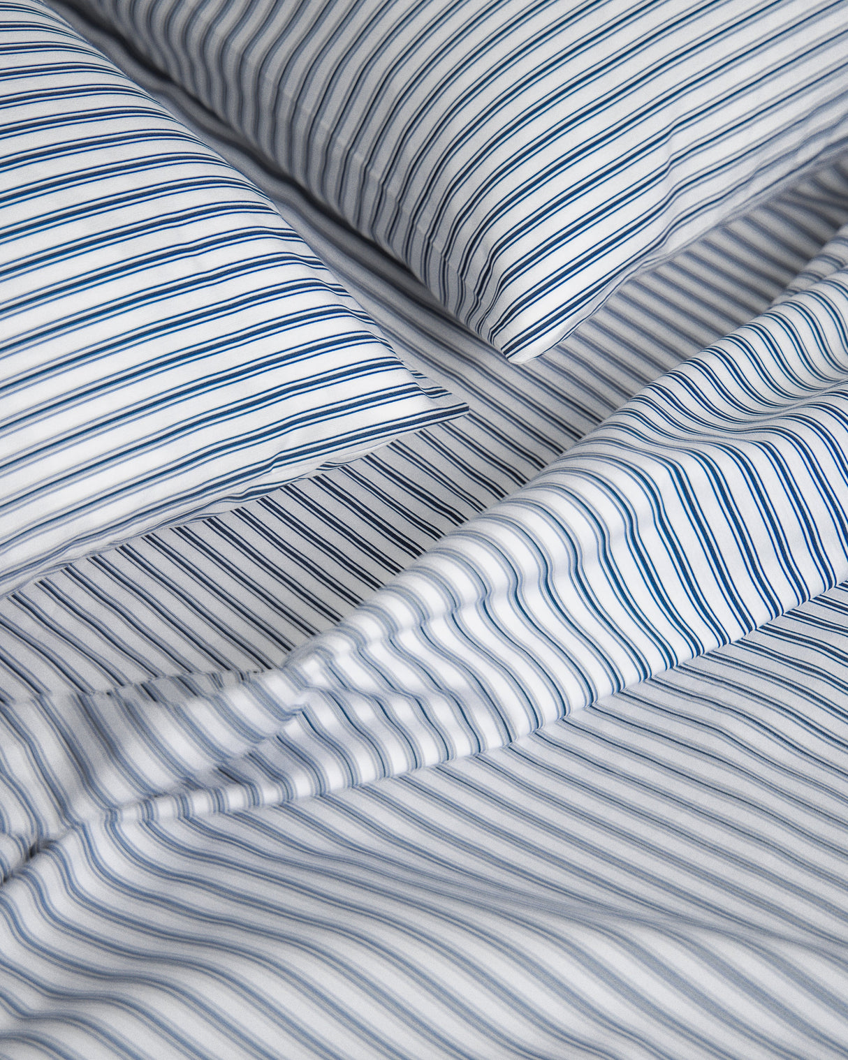 Luxe Premium Percale Duvet Set in Navy French Ticking