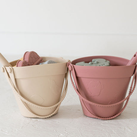 Silicone Sand bucket with toys and shovel