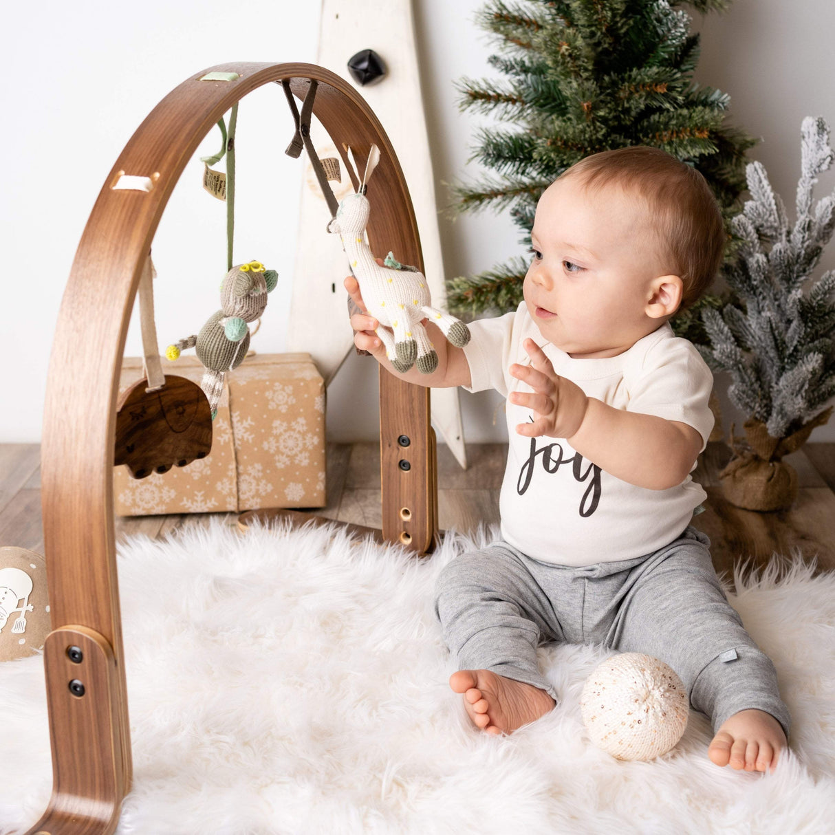 knit stroller toy | amelia the giraffe - HoneyBug 