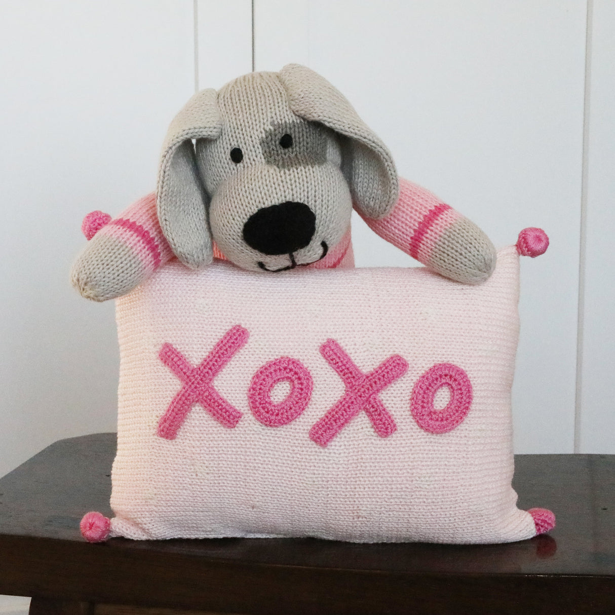 XOXO Mini Pillow, Pink