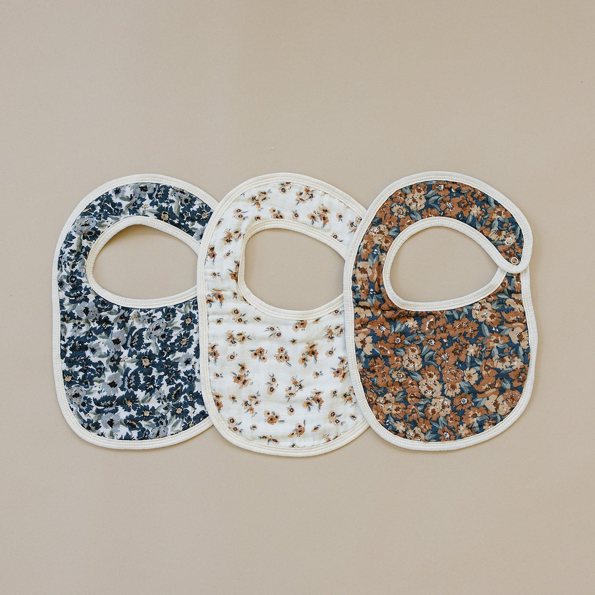 Venetian Floral Classic Muslin Bib - HoneyBug 