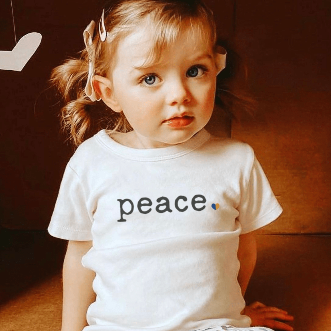 graphic tee | peace - HoneyBug 