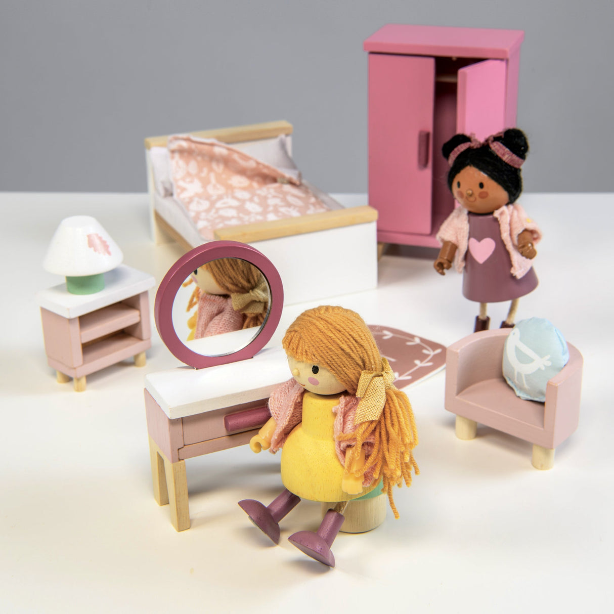 Dolls House Bedroom Furniture - HoneyBug 