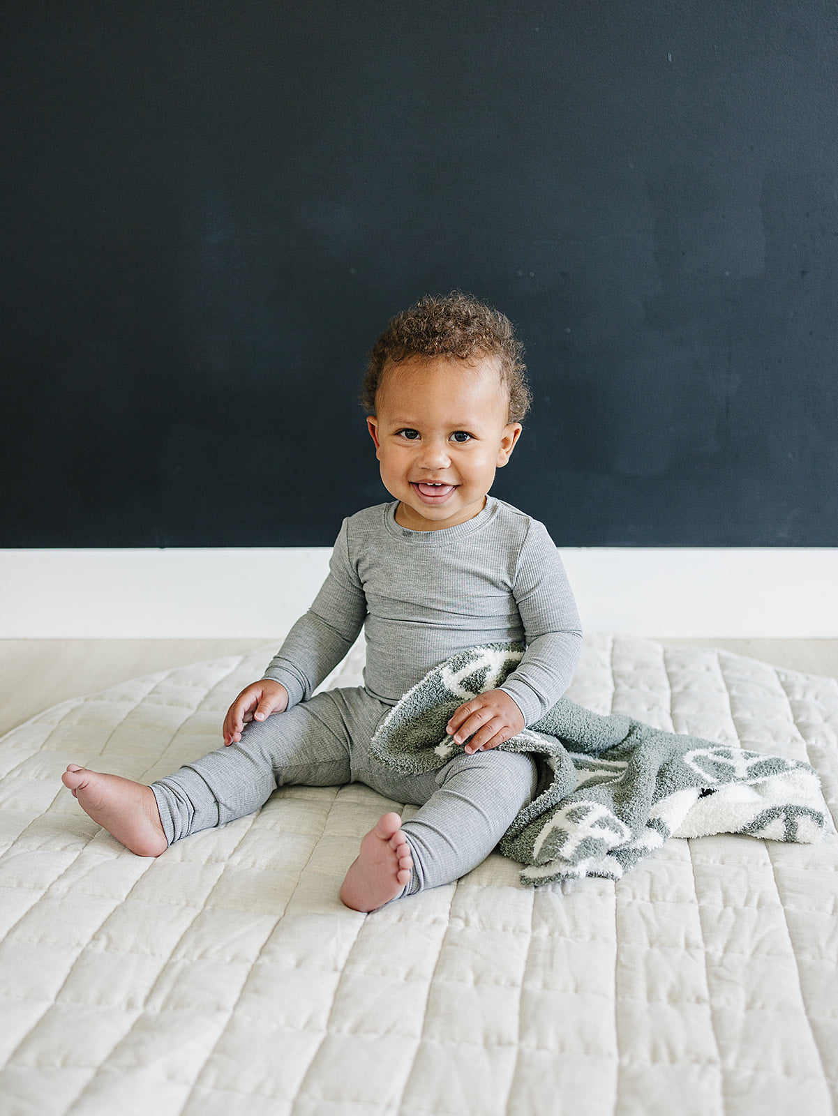 Peace Plush Blanket - HoneyBug 